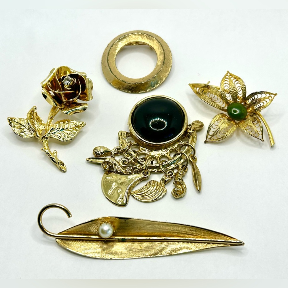 Elegant Gold and Green Brooch Set